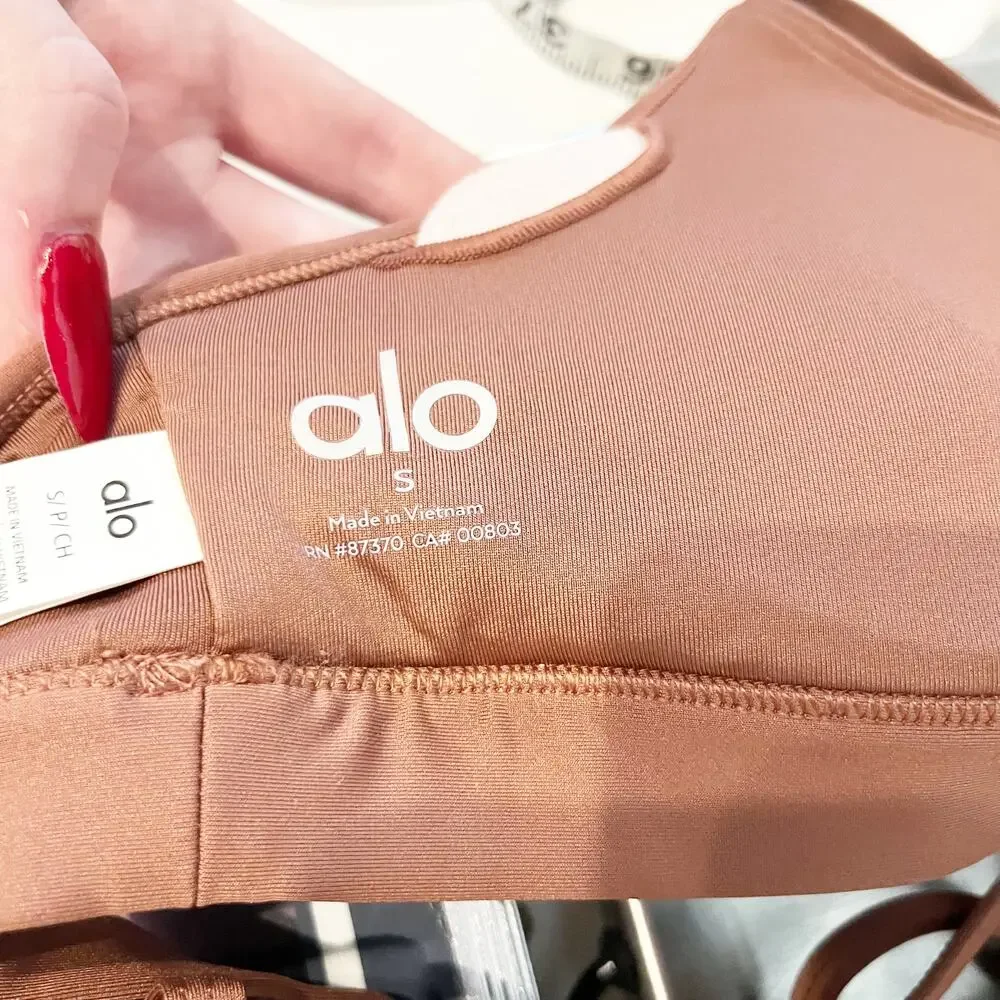 Alo Airlift Intrigue Sports Bra Chestnut Brown Small